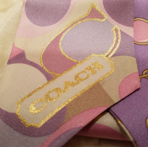 RARE!!! 🍃MINT🍃Coach Jewelry Motif Scarf - Picture 3 of 6